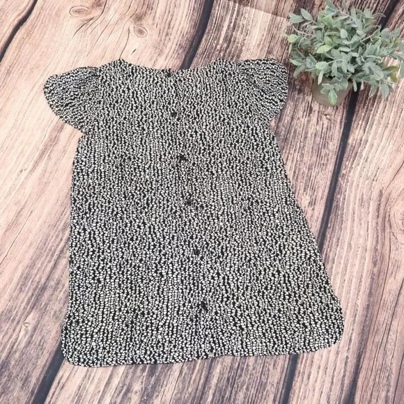 Ann Taylor LOFT Women's Short Cap Sleeve Black & White Print Top Size XS - Picture 3 of 10